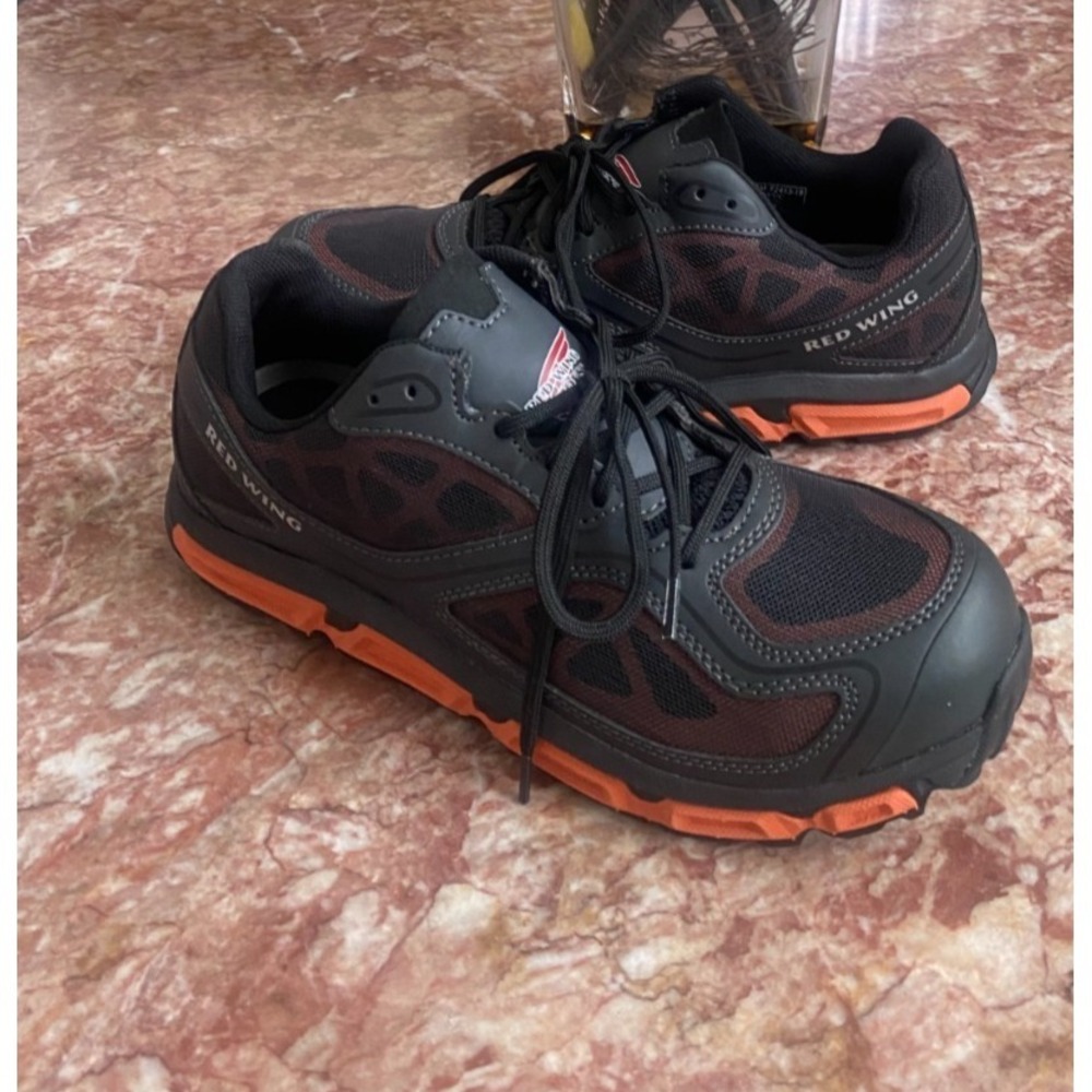 New‎ Red Wing Men's 6338 Safety Toe Athletic Work Shoes Size 8D, Retail $194.99